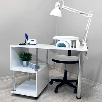 Маникюрный стол S-ка с полочками на трубках