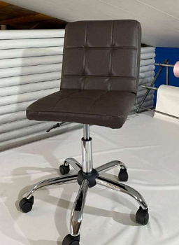 Стул для мастера маникюра со спинкой на колесах ВЕГА (квадратный) ВЕЛЮР