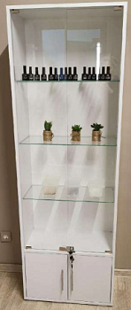 Витрина со стеклянными дверцами 180х60х30